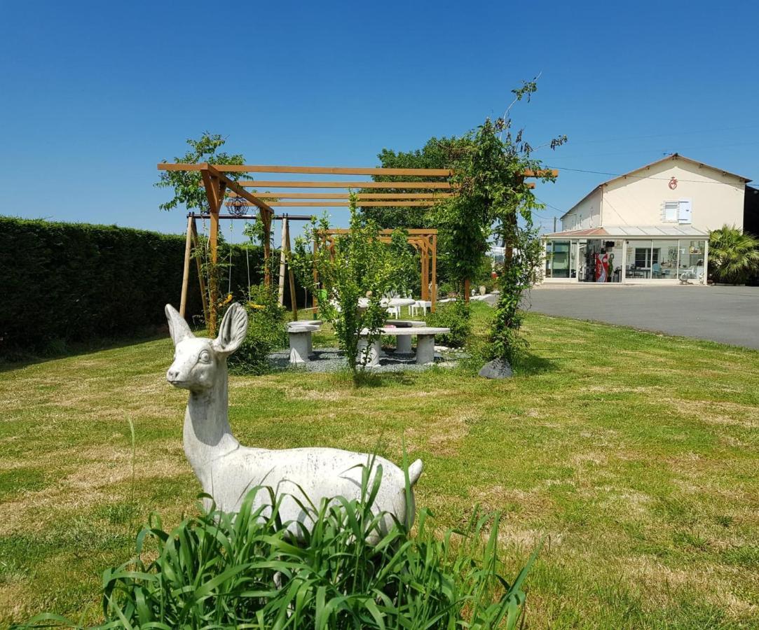 Bed and Breakfast Chez Val Et Fred 85 Les Essarts  Exterior foto